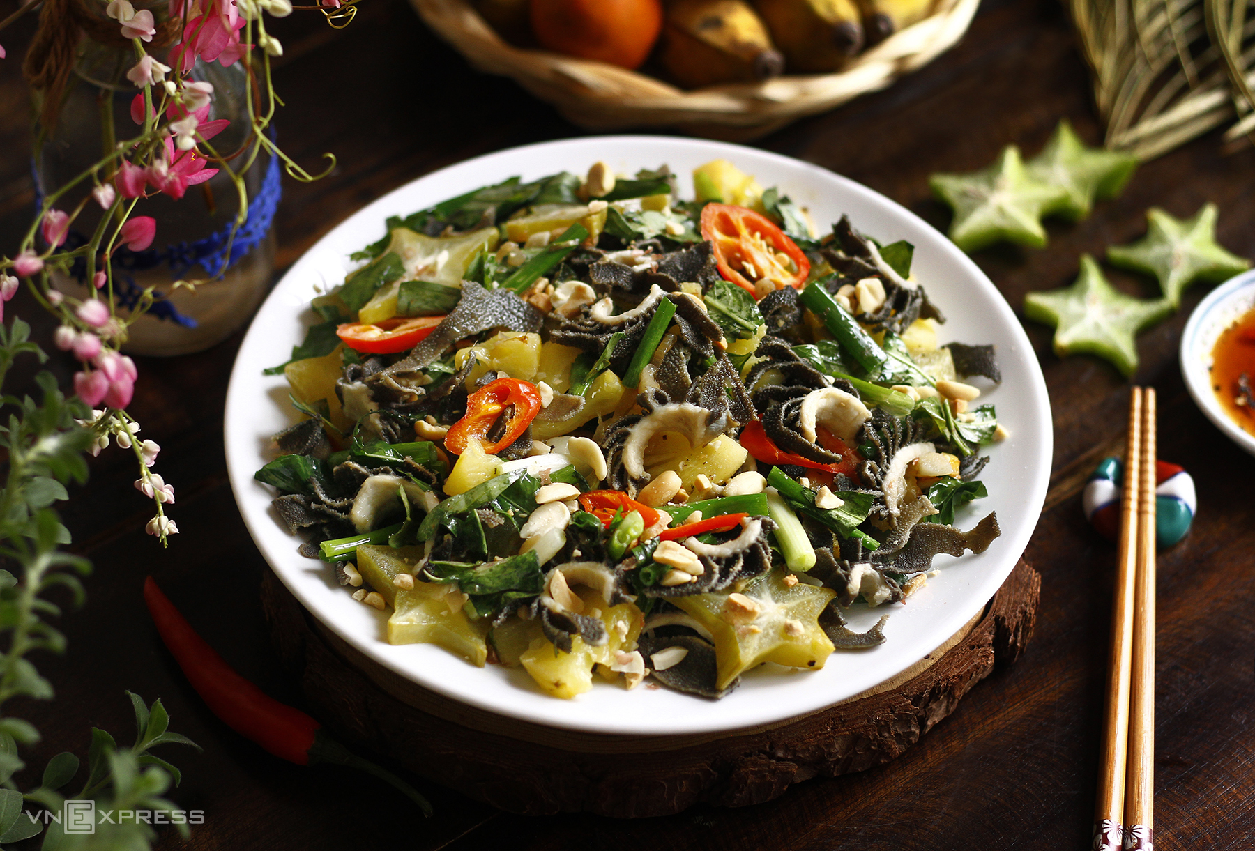 Lá xách xào cải chua